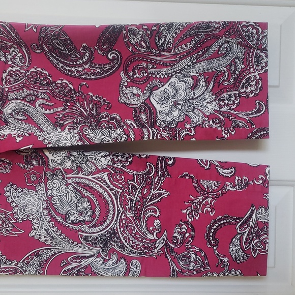 TALBOTS Pink Black White Cropped Pants Classic Slim Paisley 6 PETITE - Picture 6 of 10